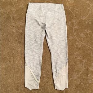 EUC Lululemon Wunder Under Roll Top White Scalloped Leggings, Sz 10